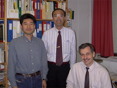 （図/写真2）2000年、派遣先のヘルシンキ工科大学にて