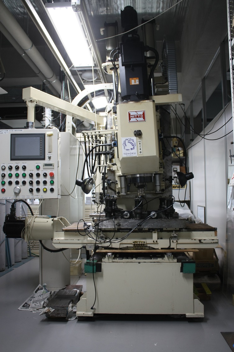 入って目の前にある摩擦攪拌接合機
