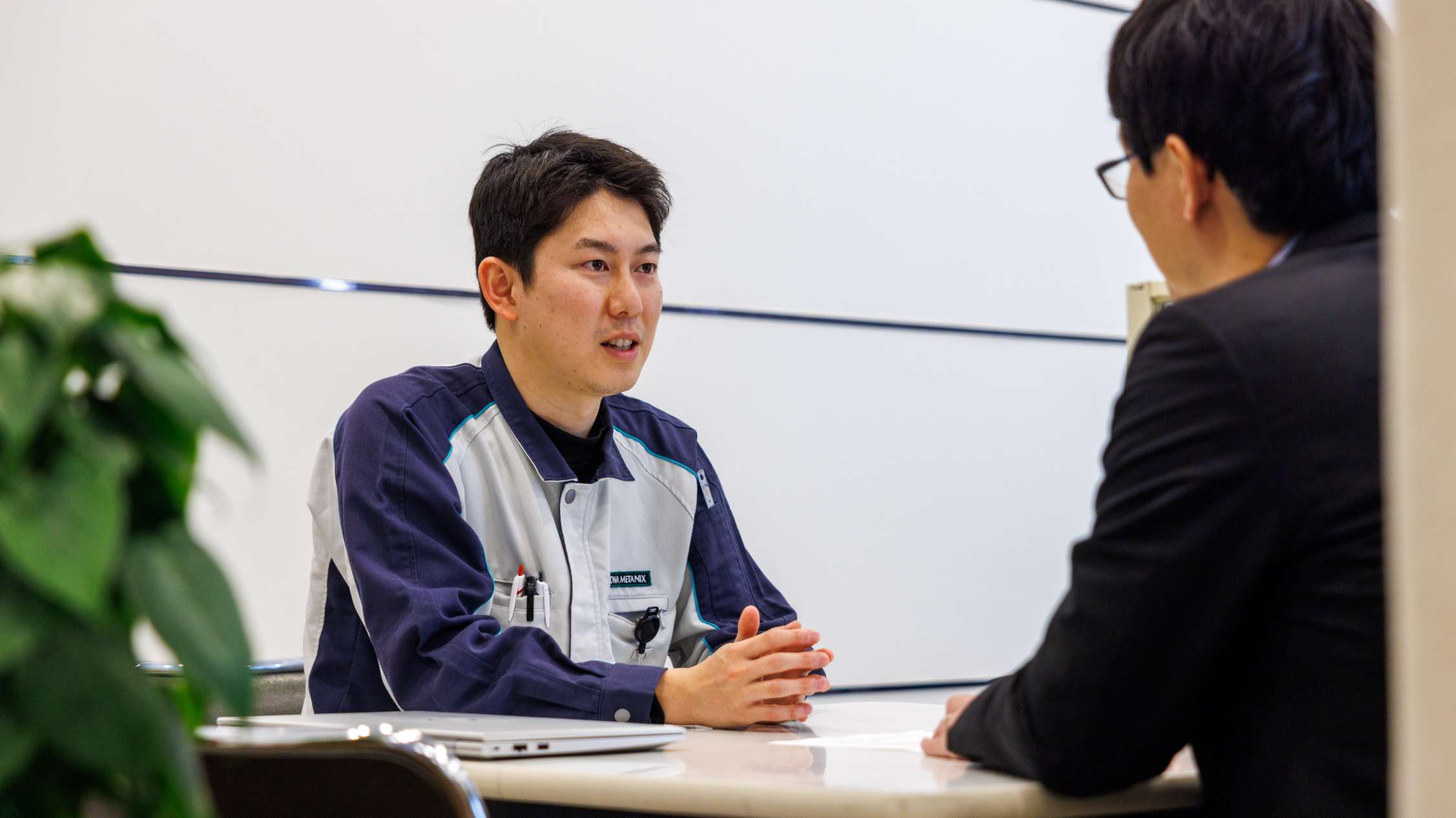談笑中の笠谷さん