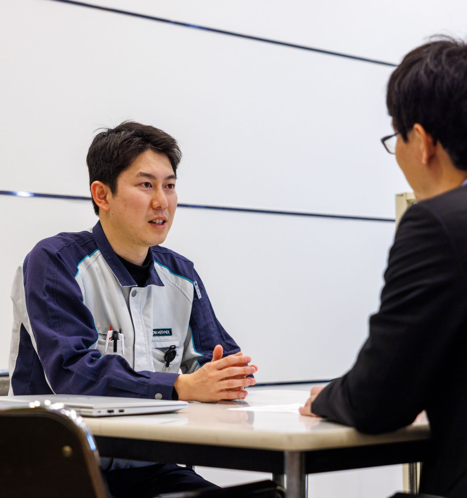 談笑中の笠谷さん