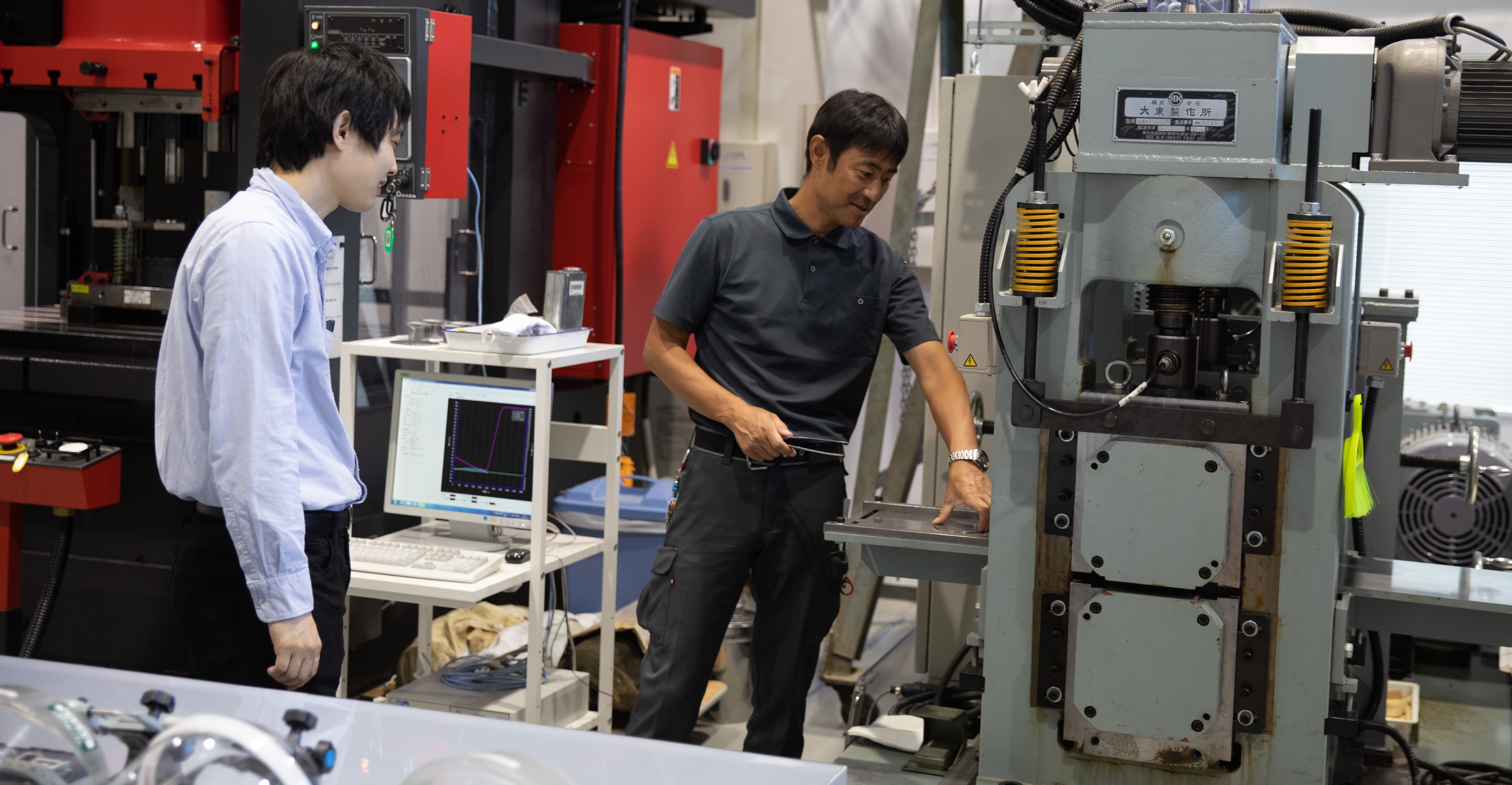 材料加工室〈冷間圧延機〉