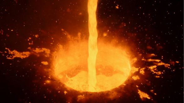 金属が融けている様子